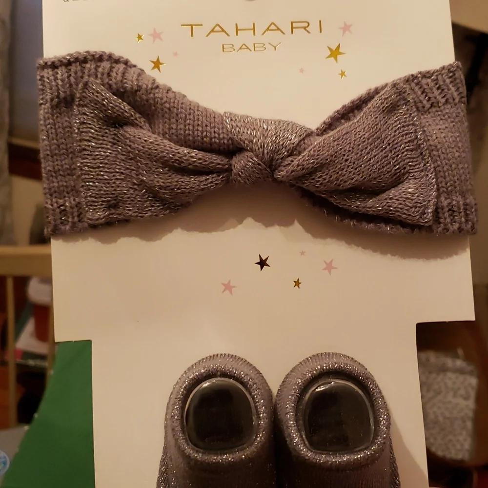 Tahari baby headband and booties - Picture 2 of 3